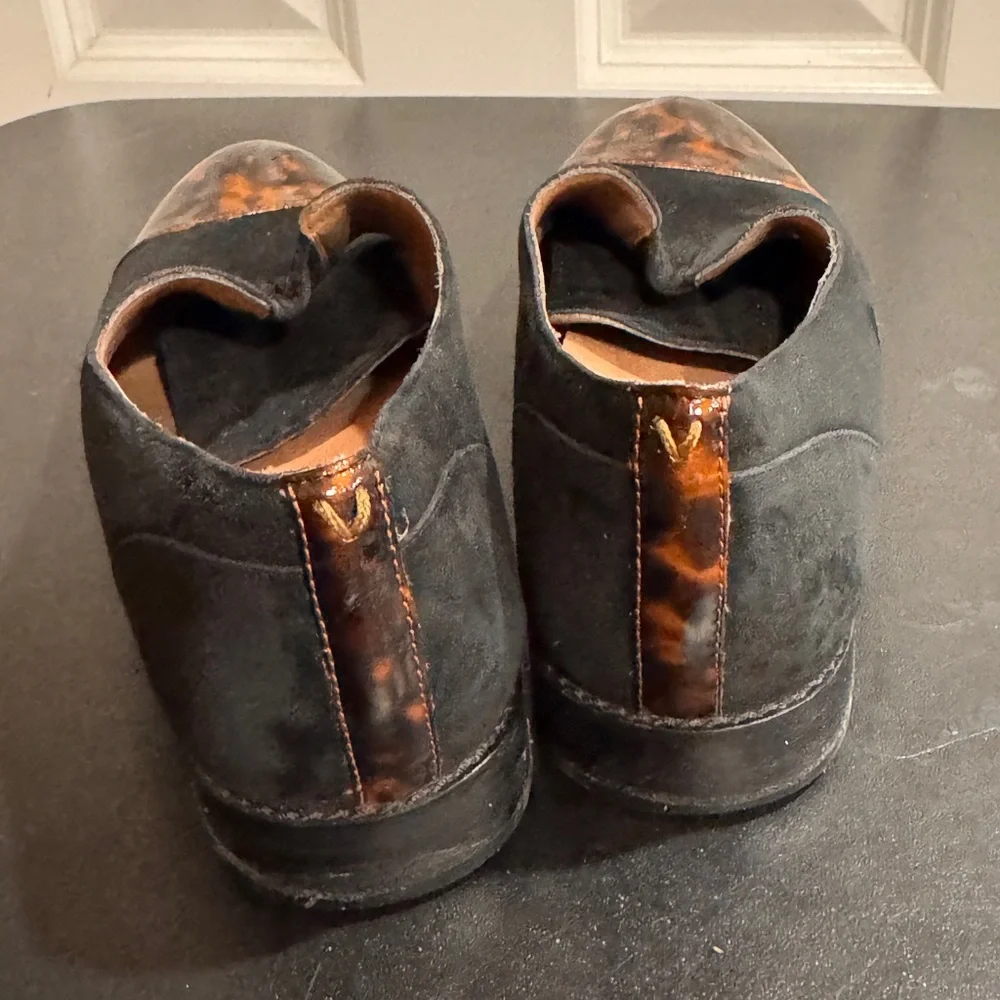 Vionic Black suede and Brown tortoise cap Women's Loafers size 8.5